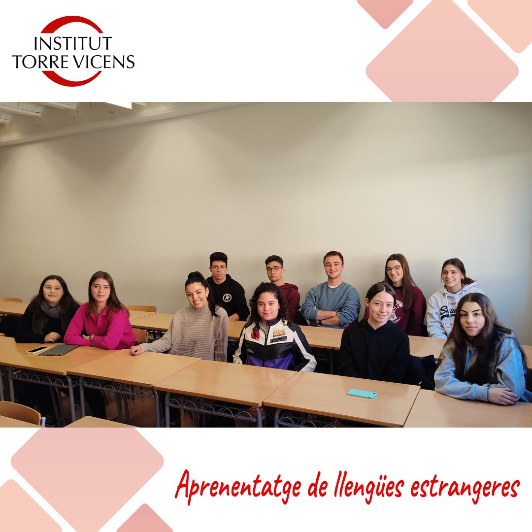 TorreVicens's tweet photo. Els nostres futurs alumnes Erasmus+ han rebut la Benedetta, la nova auxiliar de conversa d'italià. 🗣🇮🇹

Benvenuta Bene! Siamo molto fortunati ad averti tra noi. 😃

#erasmus #epluscatedu #mobilitatfp #sepiegob #fp #eso #instorrevicens #torrevicens #lleida https://t.co/ZZh9wWlUZ6