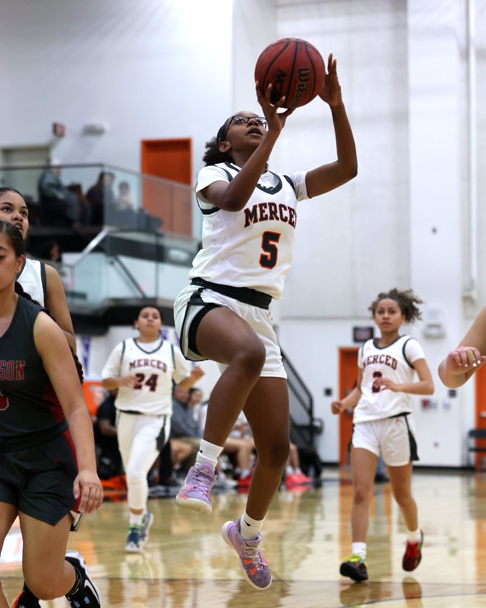 TedTorresPhoto's tweet photo. 1/26/23: #PattersonTigers vs. @The_MHS_Bear #varsity #girlsbasketball #photos available @ https://t.co/EiCKKkJvlY.
@PHSTigersAD @ASBPatterson @athletics_bear @MHSBearTracks #phs #patterson #tigers #mhs #merced #bears #mercedbears #basketball #tedtorresphoto https://t.co/YS5jIMCZYT