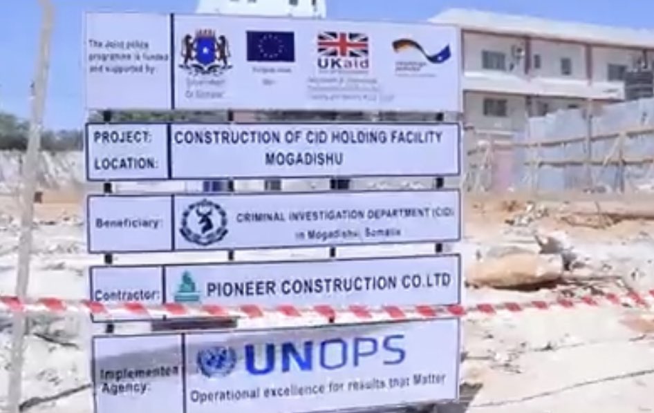 UNOPS_Somalia's tweet photo. Groundbreaking ceremony held for new #CID facility in #Mogadishu, w/ state minister, @police_somali commissioner, @UNOPS_Somalia country director @sm_farooqui & @EU_in_Somalia . A major step towards enhancing community safety & security. #JPP @UKinSomalia @GermanyinSOM https://t.co/0MEfX2dmyR