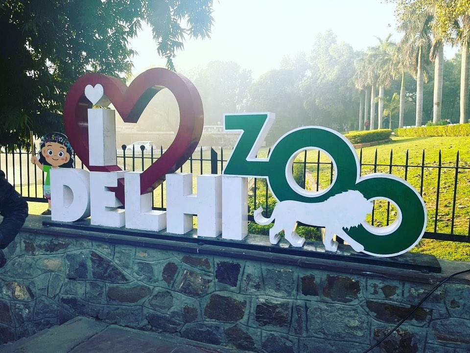 LdeBassompierre's tweet photo. Sunday morning training run through Delhi zoo with complimentary Indian breakfast for all runners after ๐โโ๏ธ๐ง๐
#RoadToDelhiMarathon #ThreeWeeksToGo #LifeInDelhi #RunningMoms https://t.co/1yWzNWvozU