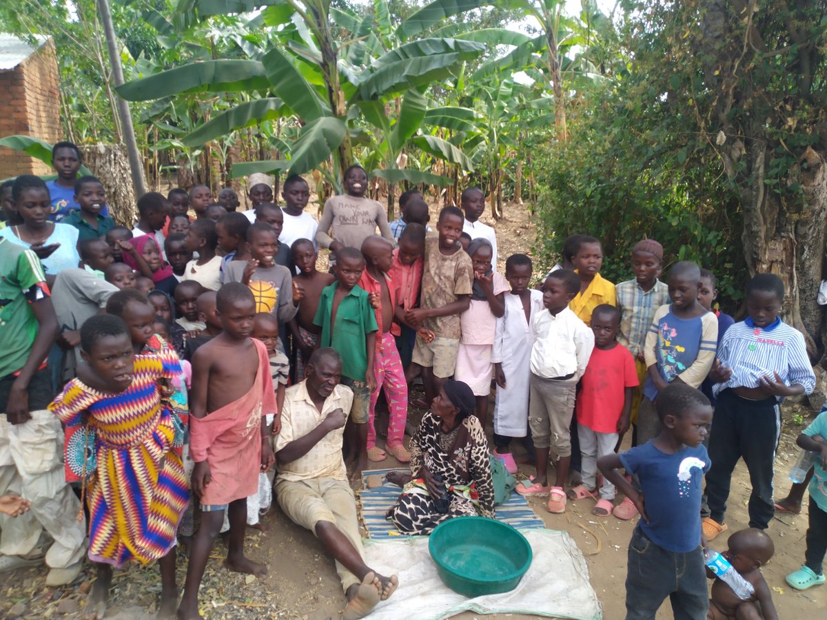 MukamaCharity's tweet image. Water is life and a necessity to us without it our skin irritates.Let's fundraise for them a borehole
#UBAUganda0764005068
#Swiftcode UNAFUGKA XXX