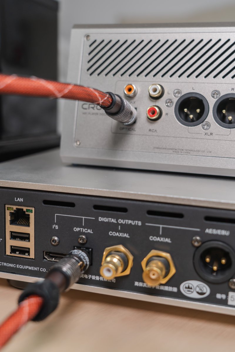 hiby_music's tweet photo. ⁉️Radio what's new?
⚡️#CR06 is coming soon!⚡️
❗️A treat to discover and play in every way
❗️Turn your player into a desktop source
❗️Line out to desktop amplification
❗️USB 3.0 high speed storage expansion
A whole new game.
For music lovers.
#hibymusic #Hibycr06 #HiRes #HiFi https://t.co/kPR8Xjsq24