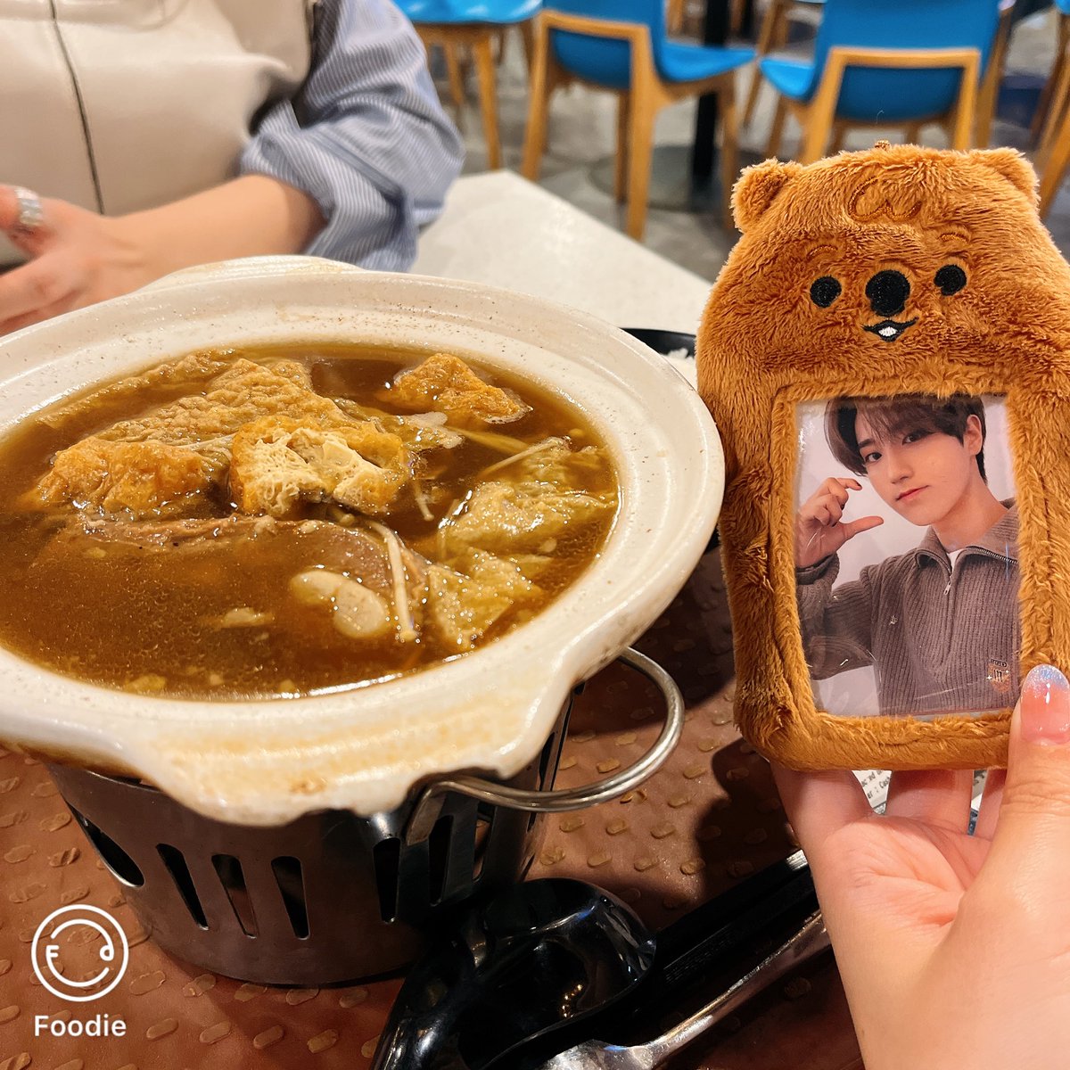 _edimochi's tweet photo. 동남아 음식(?)이랑 색감 궁합이 잘 맞는 찌콩이🐿️ https://t.co/TFawOkr3eR