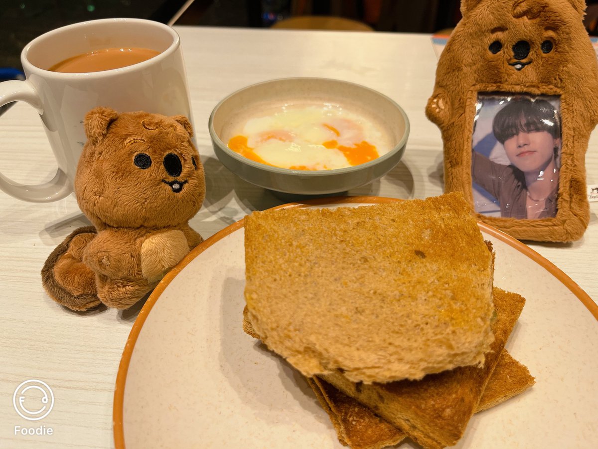 _edimochi's tweet photo. 동남아 음식(?)이랑 색감 궁합이 잘 맞는 찌콩이🐿️ https://t.co/TFawOkr3eR