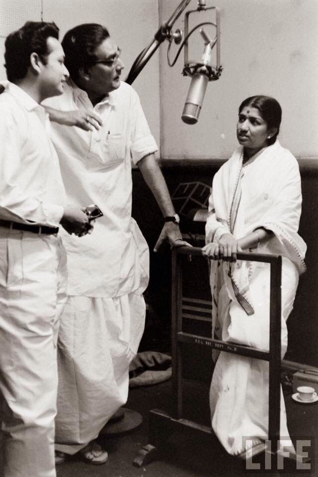 Lata mangeshkar never wore footwear inside the recording studio where she used to sing.
Such was her devotion. 
When there is devotion we tend to create a magic.
#latamangeskar #LataMangeshkar