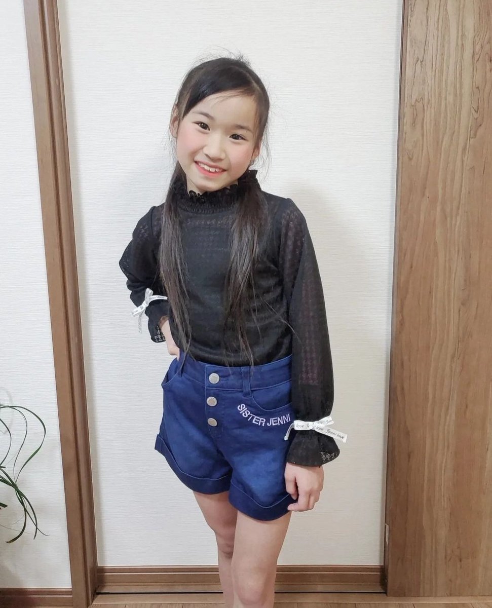 YUA110539's tweet photo. ジェニィラブのコーデ😊💕

#ジェニィラブ
#コーディネート 
#テアトルアカデミー https://t.co/CDZGR5bKKR