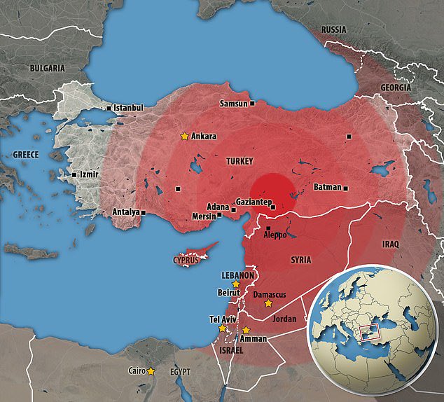 وقع زلزال مدمر للغاية بقوة 7.8 درجة بمقياس ريختر ضرب محافظة كهرمان التركية لهذا تم رفع حالة الإنذار...