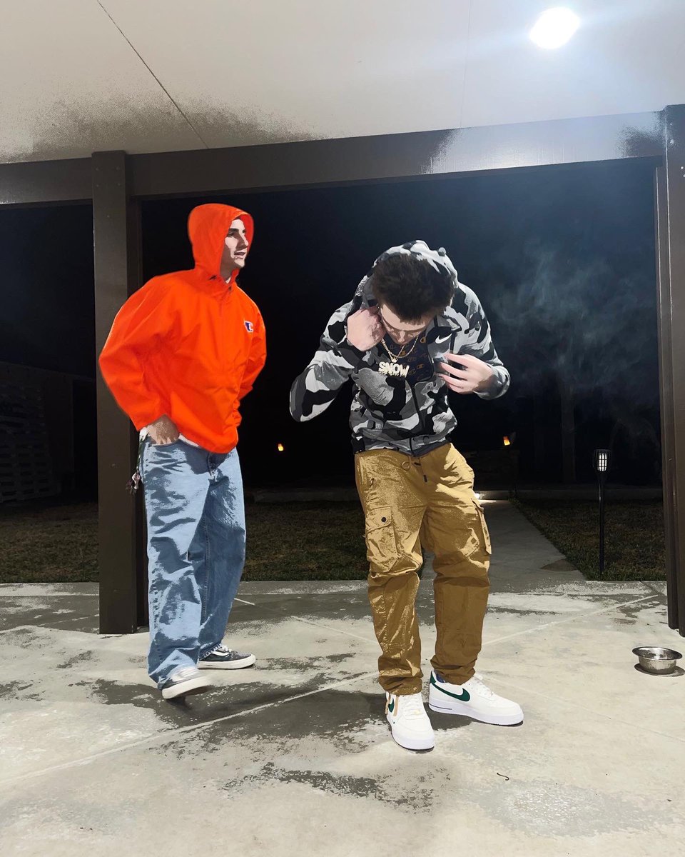 SnowGotMoney's tweet photo. Finna be active stay tuned https://t.co/koOjwAg8Fe