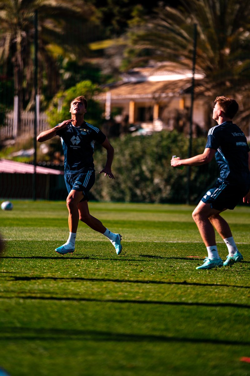 Molde_FK's tweet photo. Klar for ny dag! 🔋 https://t.co/QEhz9UXTsA