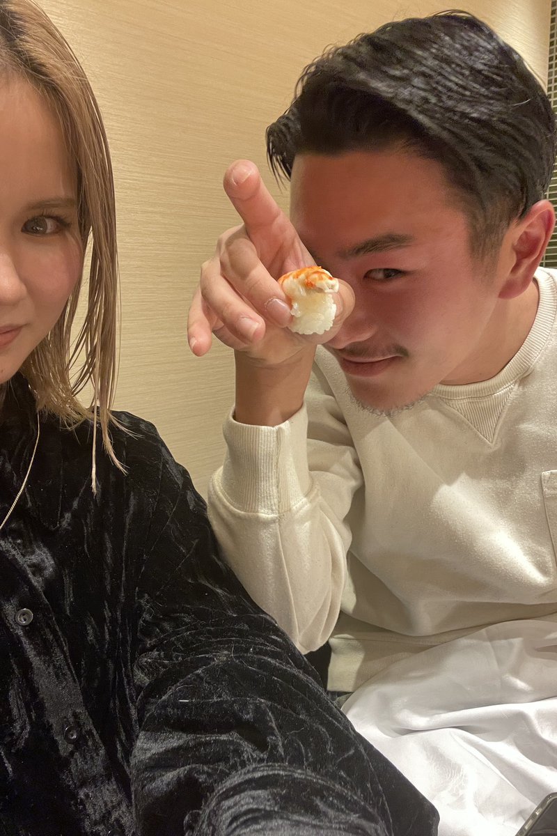 mio_bikky's tweet photo. 昔の俺じゃ回転寿司しか
連れてってあげれなかった
でも今は違う。
誰よりも良い思いさしてあげたいね https://t.co/LjvAGnGRSK
