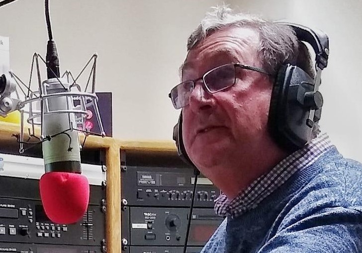 Join Steve King today for his extended show right through lunch. Steve has got so much good stuff for you, that in one hour, he just can't cram it all in! So from today his show runs for two hours, noon until 2pm - spend your 'Lunch Break with Steve King'. @FrimleyHealth