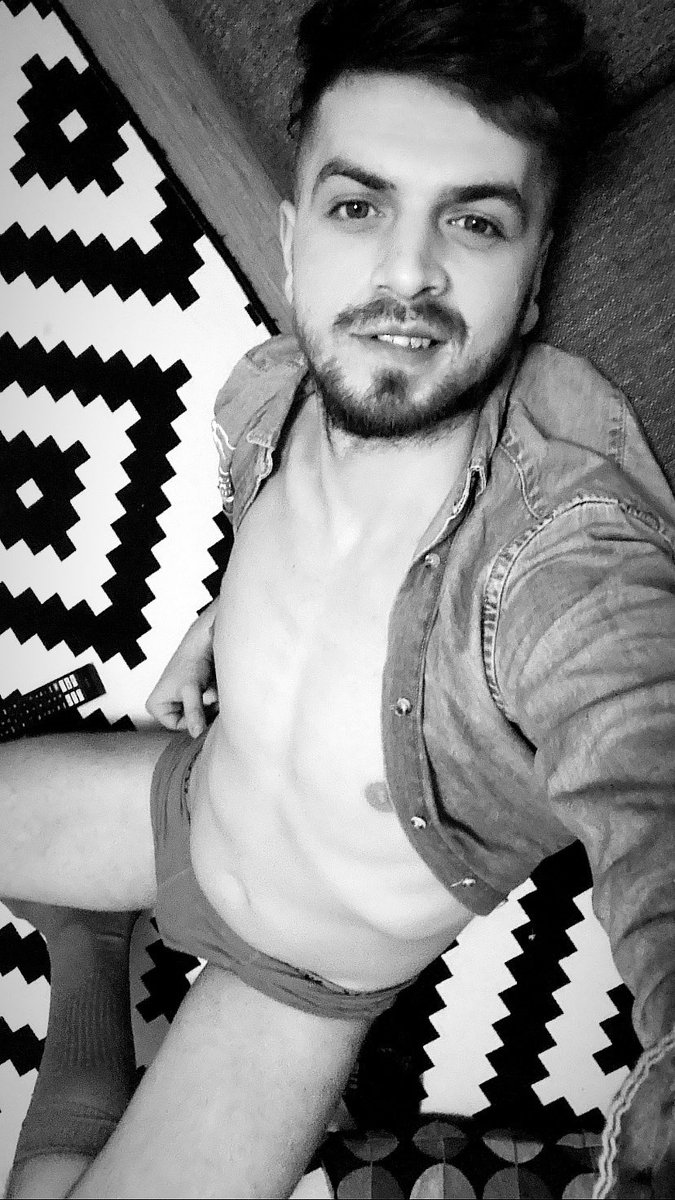 A_Andrew007's tweet photo. #BlackWhite #first #post https://t.co/RUPVc7UxuE