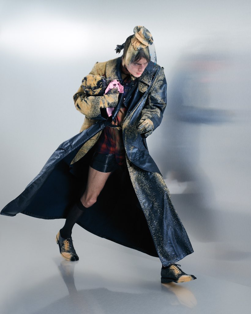 THEFASHIONPOST's tweet image. 技巧を凝らしたパンクスタイル。メゾン マルジェラ 2023「Co-Ed」コレクション
fashionpost.jp/news/238614
#MaisonMargiela #CoEd #JohnGalliano
