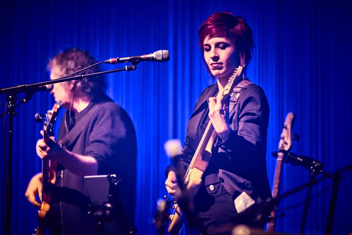 Lenaguitariste's tweet photo. Très beaux concerts ce week-end ! Dans mon fief ! Un plaisir, de retour ce week-end en Bretagne avec la troupe et Daniel Guichard 🎸🎶⚡️✨🥰❤️ https://t.co/MU9Ec7zTrB