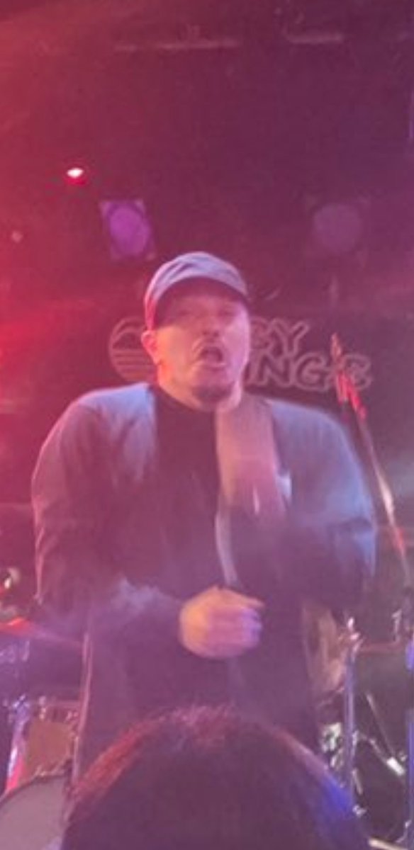 ねぇ、バケモンやん