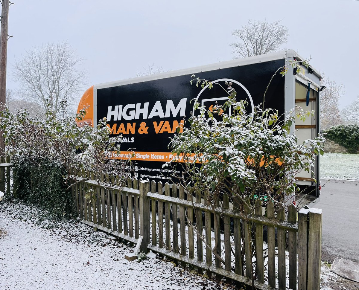 Cold start to the week ❄️☁️ Busy one for Team HMVR 💪🏻🗓️ #highammanandvanremovals #happymonday #highamferrers #rushden #northamptonshire #removals #movinghome #movingoffice #trustpilot #5starrated