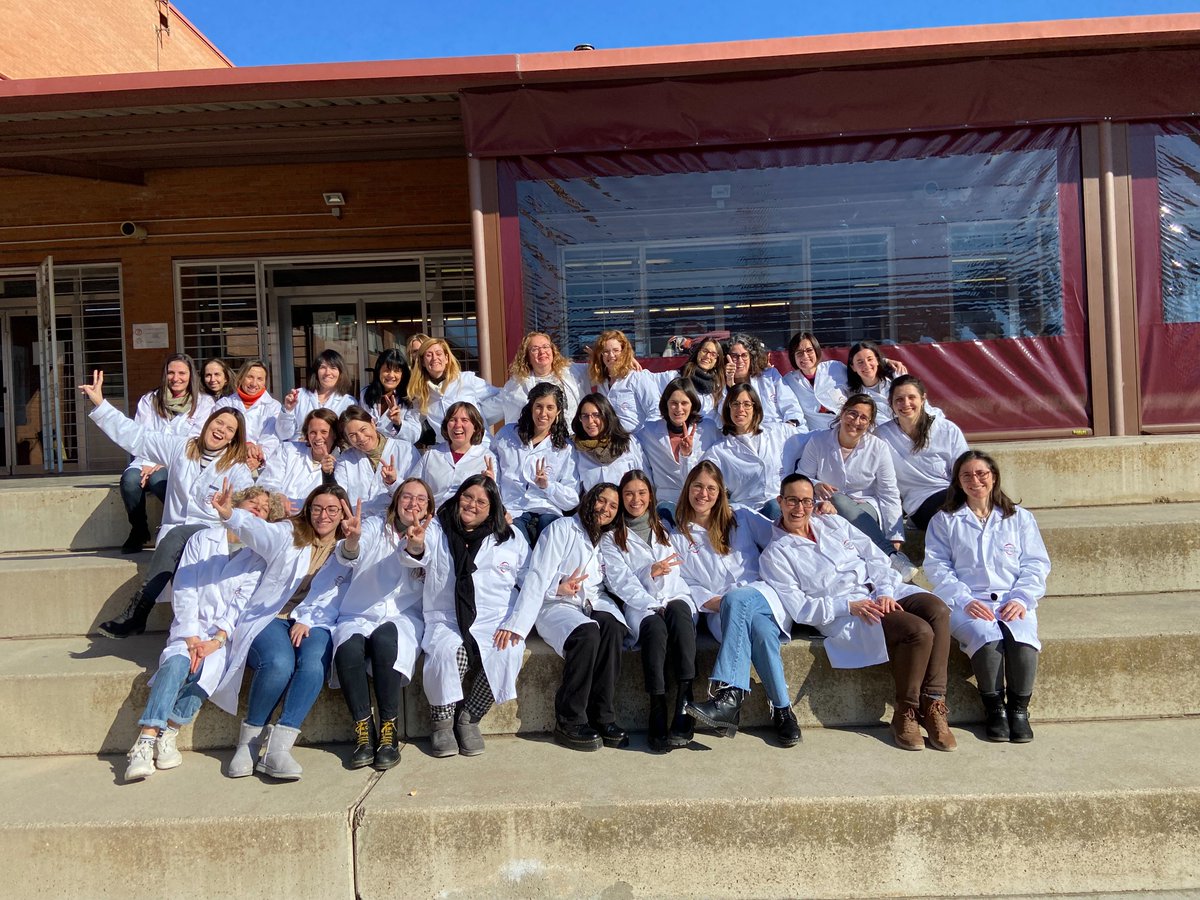 Sens dubte, un gran exemple de dones que aporten el seu gra de sorra a la ciència, són les professores del departament de sanitat de l'Institut Torre Vicens.👏👩‍🔬

Moltes gràcies a totes!🙌🥰

#diadeladonailaciencia #diadeladonailanenaenlaciència