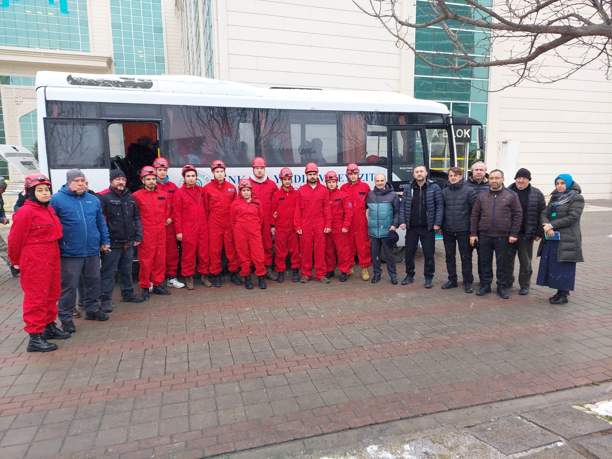 Değerli hocalarım, sevgili öğrencilerim; "Bir can bir candır." Allah güç kuvvet versin. Allah yolunuzu açıversin. Cenab-ı Allah yardımcımız olsun.
#AYBÜ olarak karınca kararınca devletimizin ve milletimizin her daim yanındayız.
<a href="/tcbestepe/">T.C. Cumhurbaşkanlığı</a> <a href="/AFADBaskanlik/">AFAD</a> &amp; <a href="/ybuankara/">Ankara Yıldırım Beyazıt Üniversitesi</a> <a href="/aybu_shmyo/">AYBÜ Sağlık Hizmetleri Meslek Yüksekokulu</a>