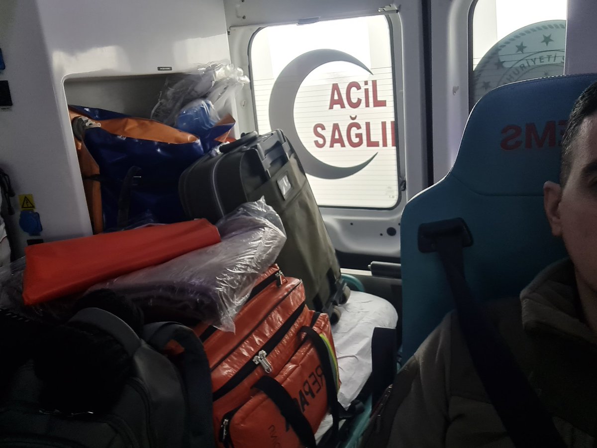 Bladesinger15's tweet photo. Maraş Sütçü İmam'a doğru yola çıktık. Bölgeden tıbbi anlamda gerekli ve uygun gördüğüm konuları paylaşmaya çalışacağım. 

Not: Gönüllü hekim arkadaşlar başhekim ve sağlık müdürlüğüne bağlı acil sağlık hizmetleri birimi ile iletişime geçsin. Görevlendirme beklemeyin. https://t.co/eFImPdESJ9