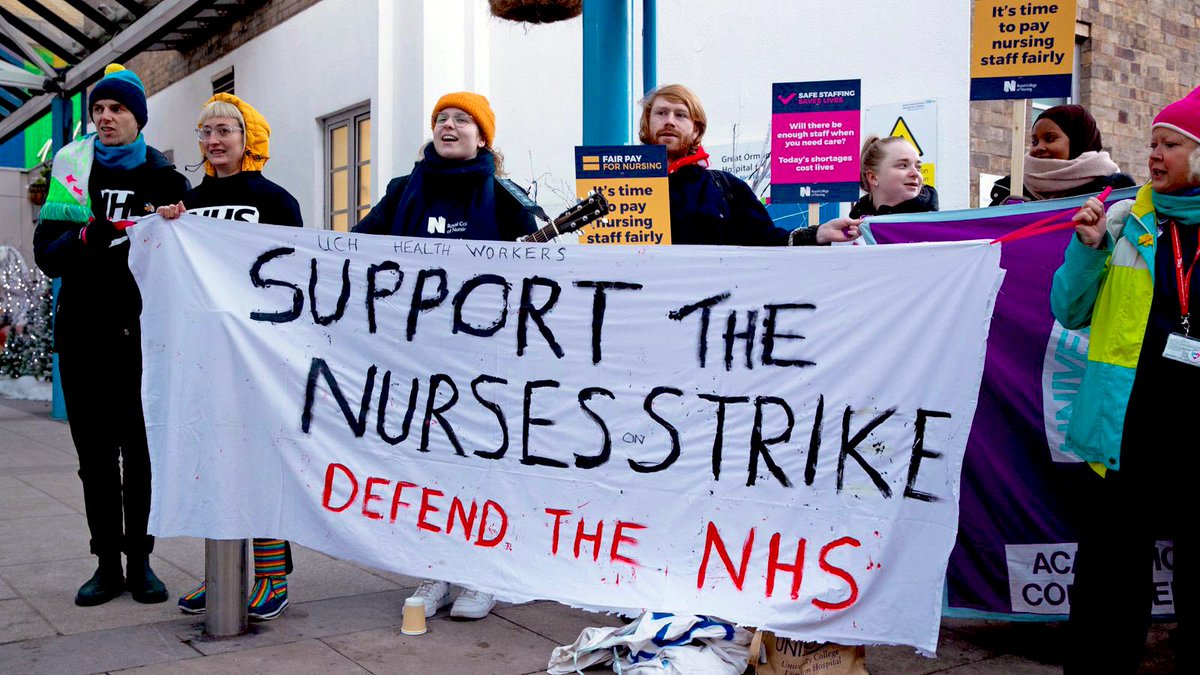 Support your local nurses! 👊 Thousands of nurses are on strike across England today. They aren’t just fighting for themselves – they’re fighting for the NHS. Find a picket line near you: rcn.org.uk/Get-Involved/C…