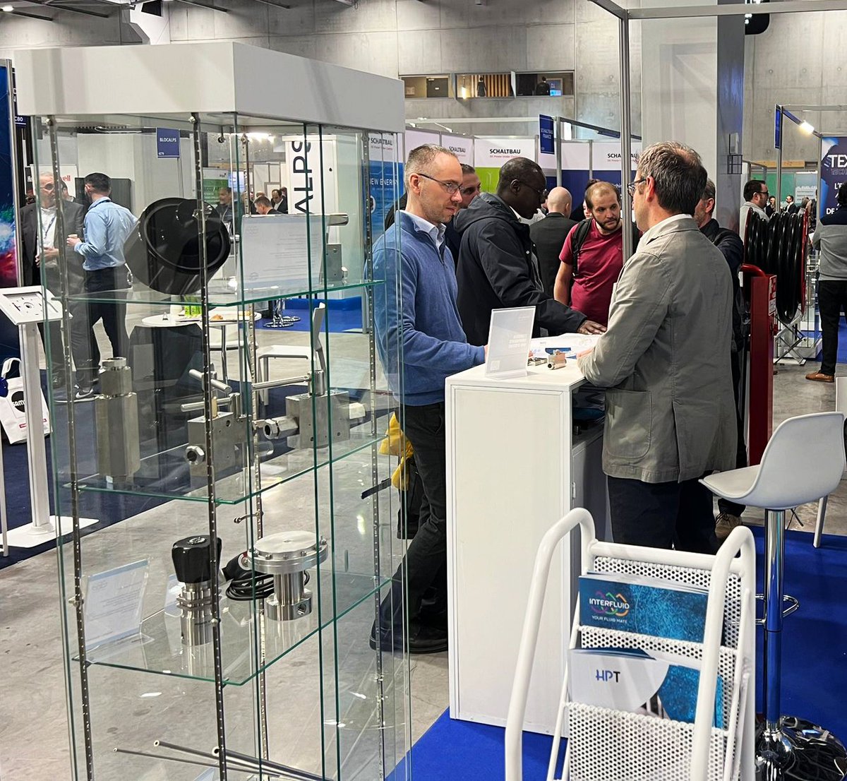 Interfluid_srl's tweet photo. We have just come back from @HyVolution Paris!
It was the opportunity for us to share experience and show you our hydrogen solutions and projects. Thanks to all the visitors for coming to visit our stand. 🤝
We wait for the next edition!
#Hyvolution23 #hydrogen #Paris #exhibition https://t.co/pnk7fxhzM0