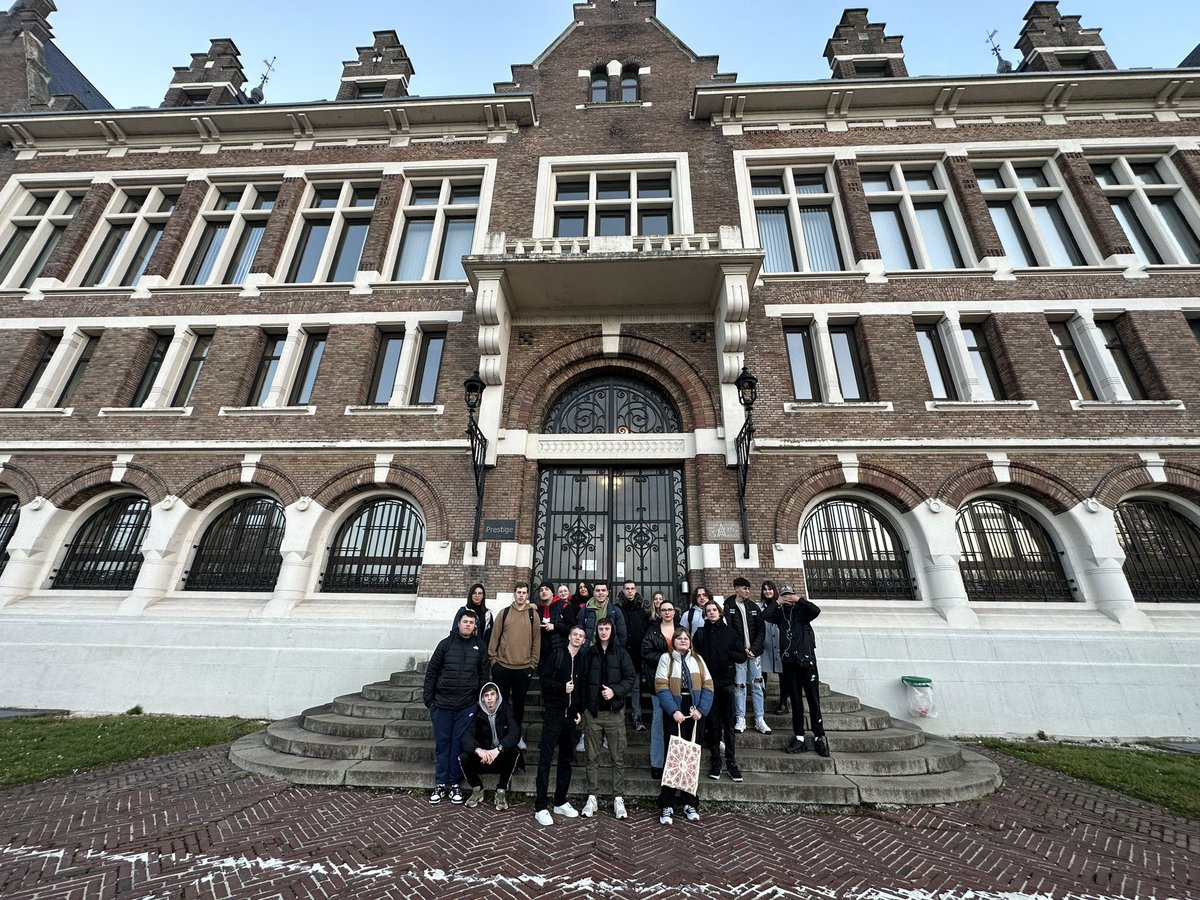 Les TSTMG1 à la Faculté Jean Perrin dans le cadre du projet Phénix 2.0 mis en œuvre par l’ <a href="/Afev62/">AFEV Artois</a>, Anima et le @PMArtois ! <a href="/AfevNord/">Afev Hauts de France</a> <a href="/AfevFrance/">Afev</a> <a href="/AcLille/">Académie de Lille</a> <a href="/education_gouv/">Ministère Éducation nationale</a>