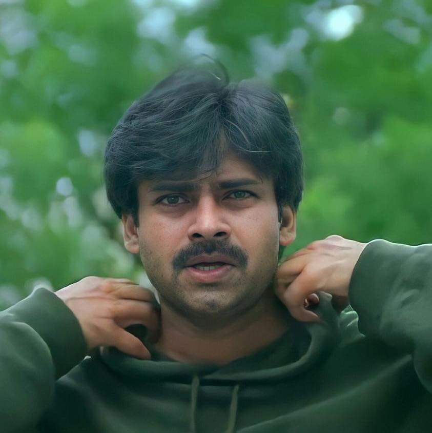 ArunReddyN6's tweet photo. నిన్ను ఏమి అనలేను       నీ దాకా వస్తే ఊరుకోను

#Pawankalyan 
#Raviteja https://t.co/3CspInWGQz