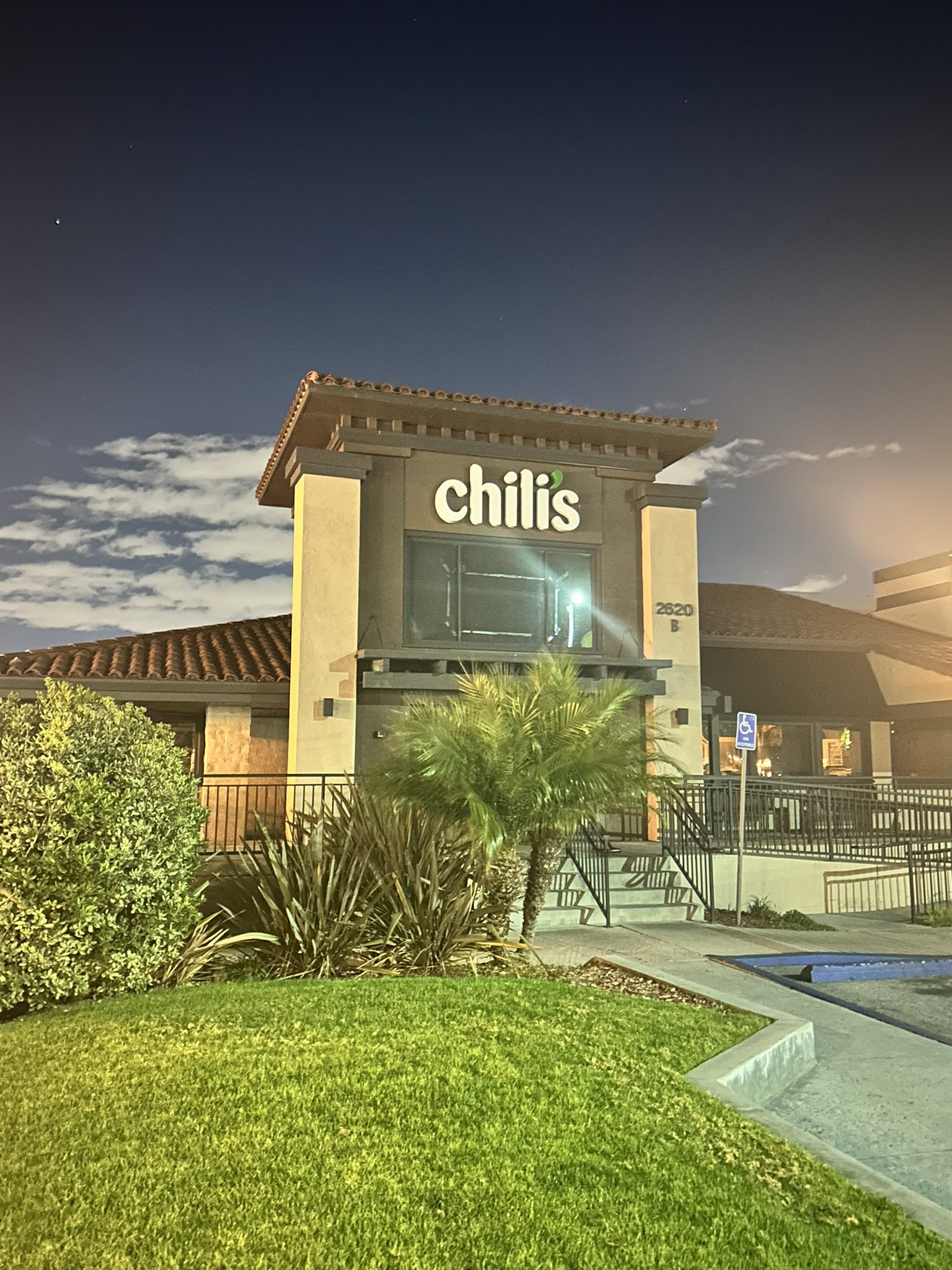 reb on Twitter "what the fuck did they do to the chili’s logo https//t.co/hNqVt2rU7r" / Twitter