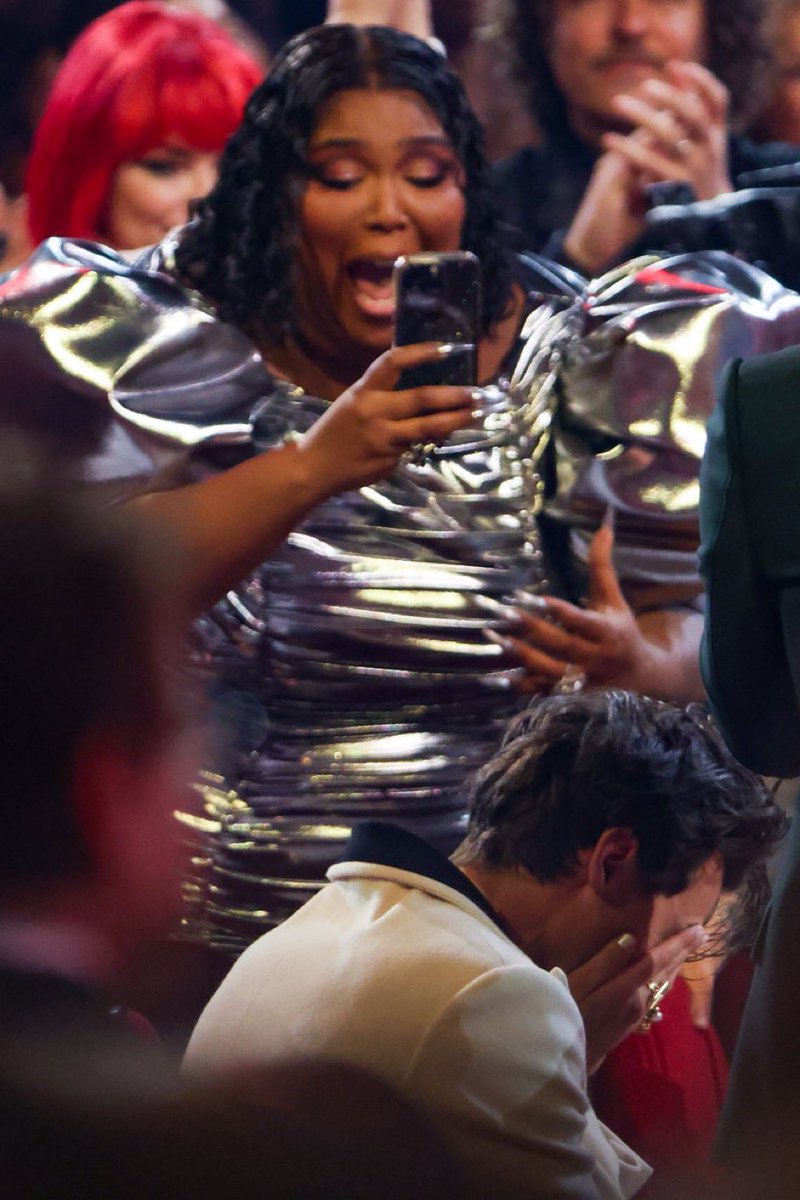 LavanyaSeth's tweet photo. Never related to Lizzo more than this!!!!!! 😍😍😍😍 #HarryStyles #GRAMMYs  #AlbumoftheYear https://t.co/JrRhsyhyyq