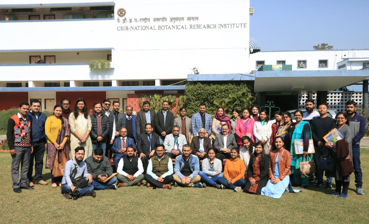 csirnbrilko's tweet photo. @akshasany Director @csirnbrilko inaugurated 2day workshop on #Lichens in an Ecosystem. 25 faculties of various colleges of Lucknow &amp;  nearby districts r participating. @nayakasanjeeva informed that workshop will have talks on different aspects of lichenology https://t.co/fNaE5BN86x
