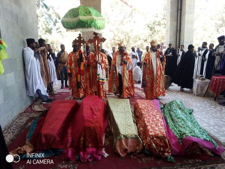 moatewahedo1's tweet photo. #stopReligiousGenocideInEthiopia
These are the massacred Martyrs of the Orthodox Christians in Shashamanie government  forces to replace Orthodox with the new state religion called "Oromuma".   Surprise! No diplomate of any country, EU, AU in Addis has yet say a word about this! https://t.co/nF1oI2BaaO