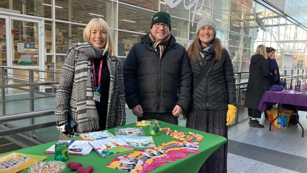 Today in St Stephen’s Hull there’s a young people mental health market where you can meet Jill <a href="/Dove_House/">Dove House Hospice</a> chatting bereavement support, Mike <a href="/HullHCP/">Health in Hull</a> and Claire <a href="/ThriveHull/">Thrive Hull</a> with 20 experts offering support to families #ChildrensMentalHealthWeek RadioHumberside <a href="/Kofi_Smiles/">A Scimitar Tongue</a>