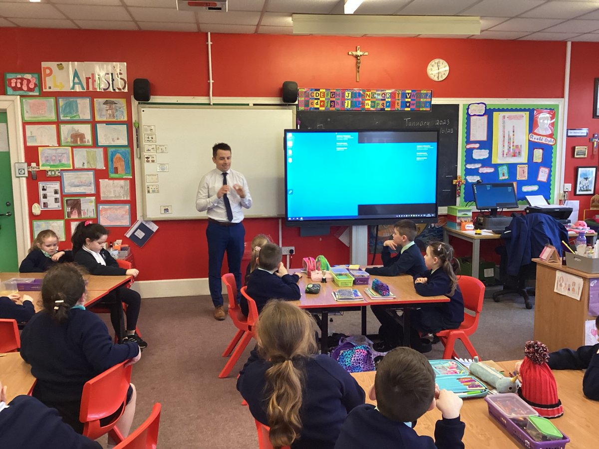 LongTowerKS1's tweet photo. Primary 4 were visited by Emmet Thompson, Pastoral Co-ordinator, who discussed his Faith Journey with the class. It was a superb visit to the classroom as pupils continue on their own faith journey, making their First Confession and First Holy Communion this year.

@derrydiocese https://t.co/T9aOoPJeiT