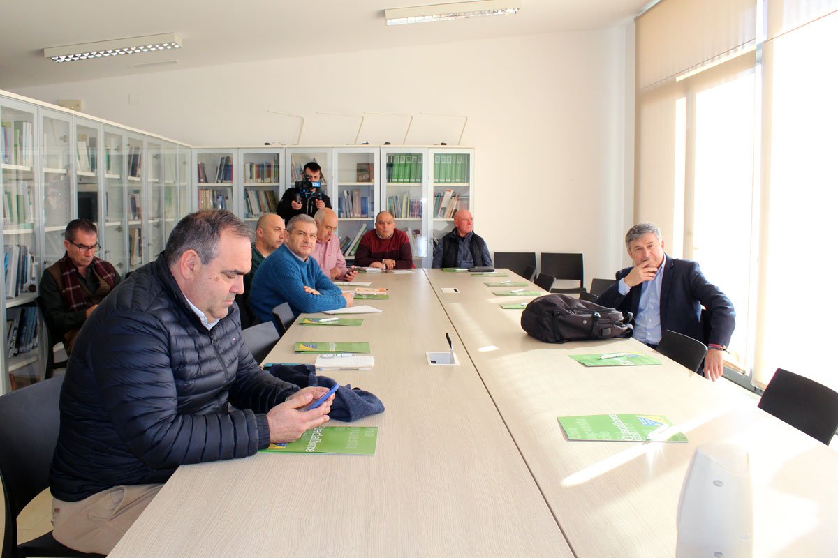 redespanola's tweet photo. 🏘️🔌@gdrguadalhorce celebra la jornada de cierre del proyecto sobre Comunidades Energéticas Locales #LICLE
@Gdr_Guadajoz @Aljarafe_Donana y @TurGuadalquivir son los otros grupos LEADER 🇪🇺🌿 que participan en este proyecto de #cooperación
https://t.co/0UM7162bSJ https://t.co/e0DGnfaTEB