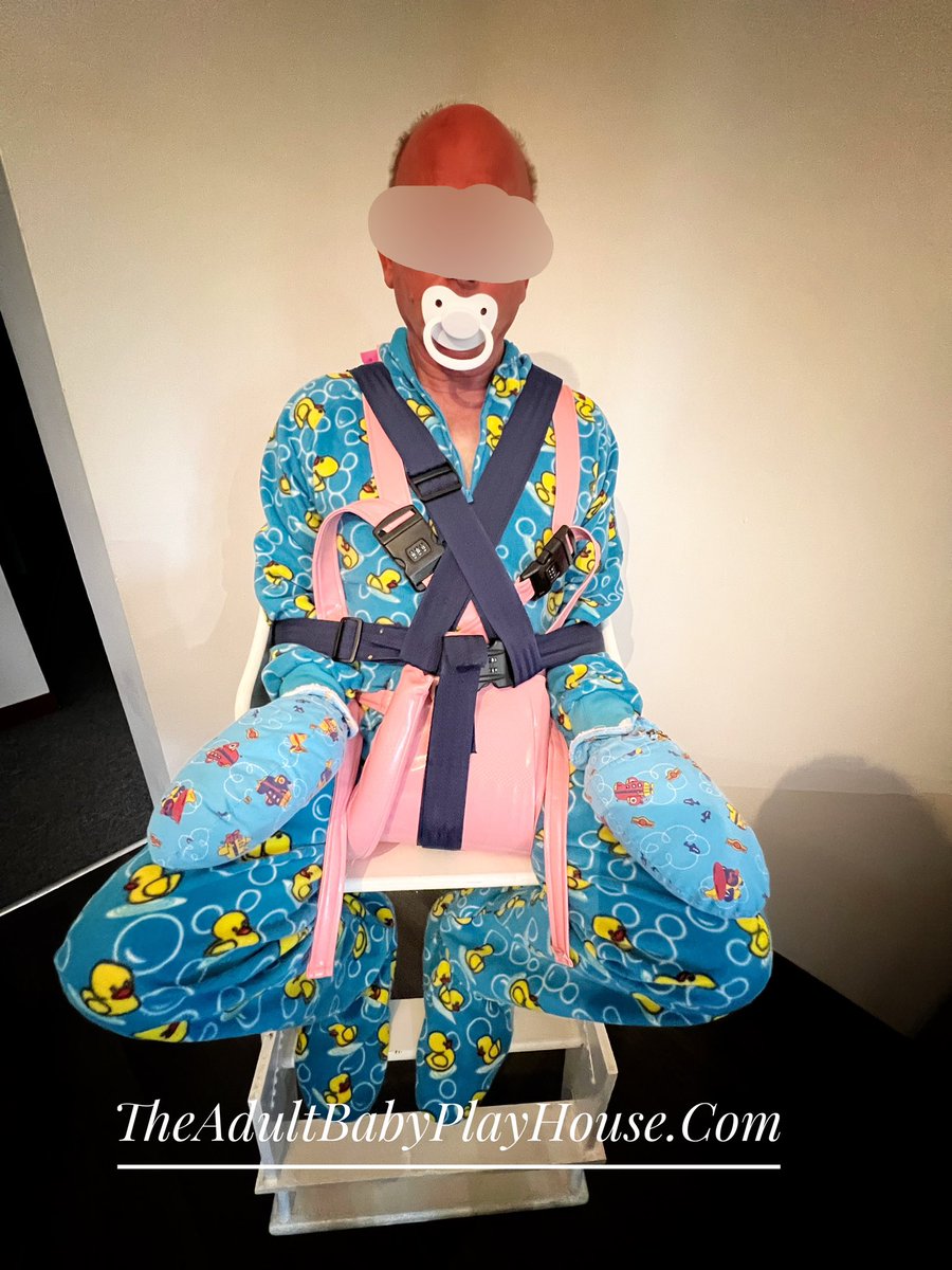ab_aunty's tweet photo. Didn’t you look so cute waddling over to the #adulthighchair. Let’s make sure you’re strapped in securely. I know you can’t move, but you need to have your breakfast. #abdl #waddlepants #legspreader #paci #bondage #adultbaby #abdlnanny #abdlnursery #adultbabynursery https://t.co/6xiuFebhKb