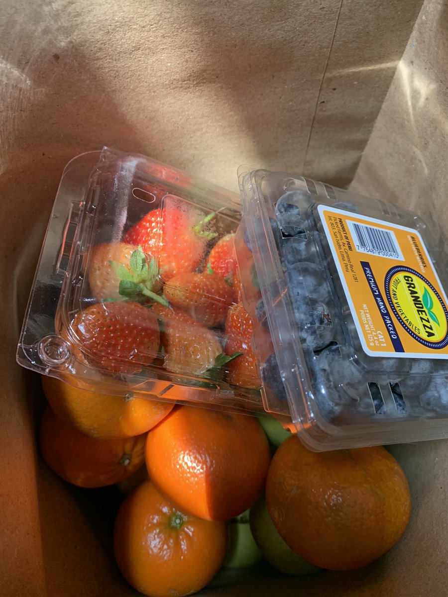 Chukulee_'s tweet photo. Share your love this #february specially curated and beautifully packed #fruitboxes available from @fruiteys
We are healthy eating made easy
#GreengrocerLagos #fruitretail #detox #fruitbox #freshfruits #healthyeating #fruitsinlagos #vegetables #pomengranate #Strawberry https://t.co/DYT3FuBwTb