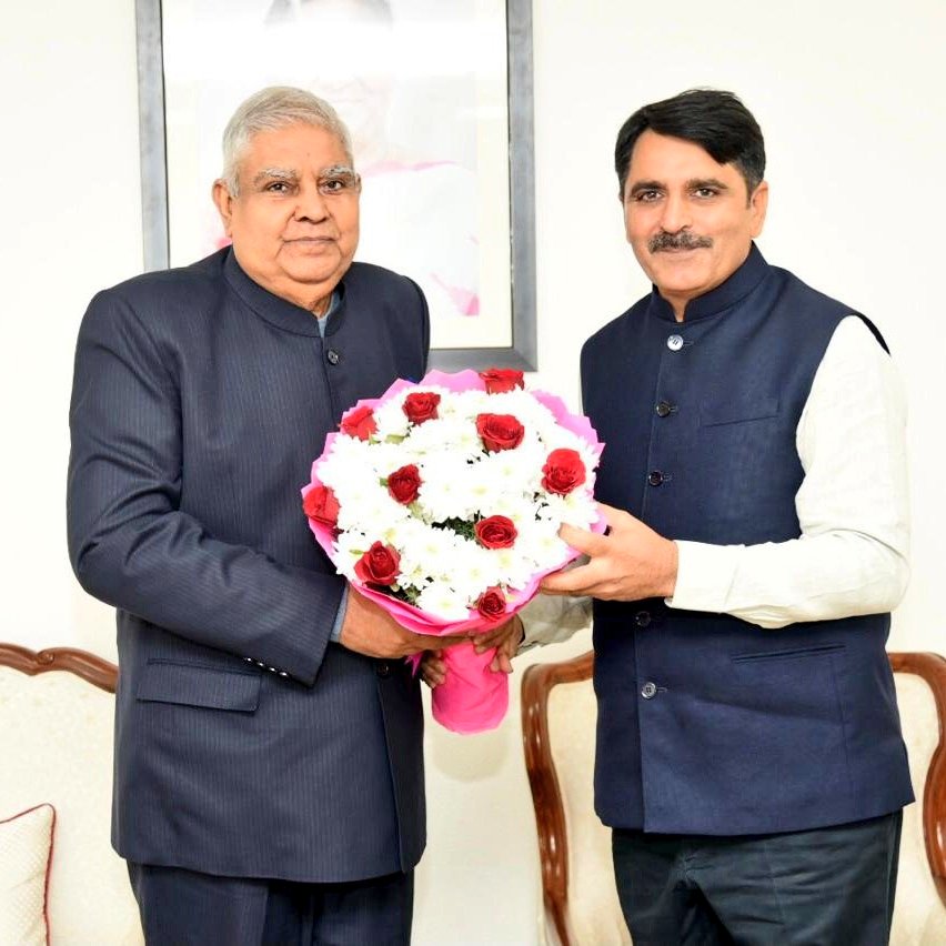 VPIndia's tweet photo. Shri Shankar Chaudhary, Hon’ble Speaker, Gujarat Vidhan Sabha called on Hon'ble Vice President, Shri Jagdeep Dhankhar at Parliament House today.
@ChaudhryShankar https://t.co/PpsTxNa9x4