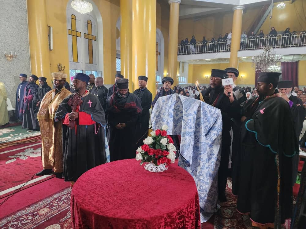OrthodoxyNews's tweet photo. Ethiopian Orthodox Christians, who are suffering from anti-orthodox government, are praying and crying to the almighty God. May God receive your prayers like the Ninevites. https://t.co/gZuUhl9KCc