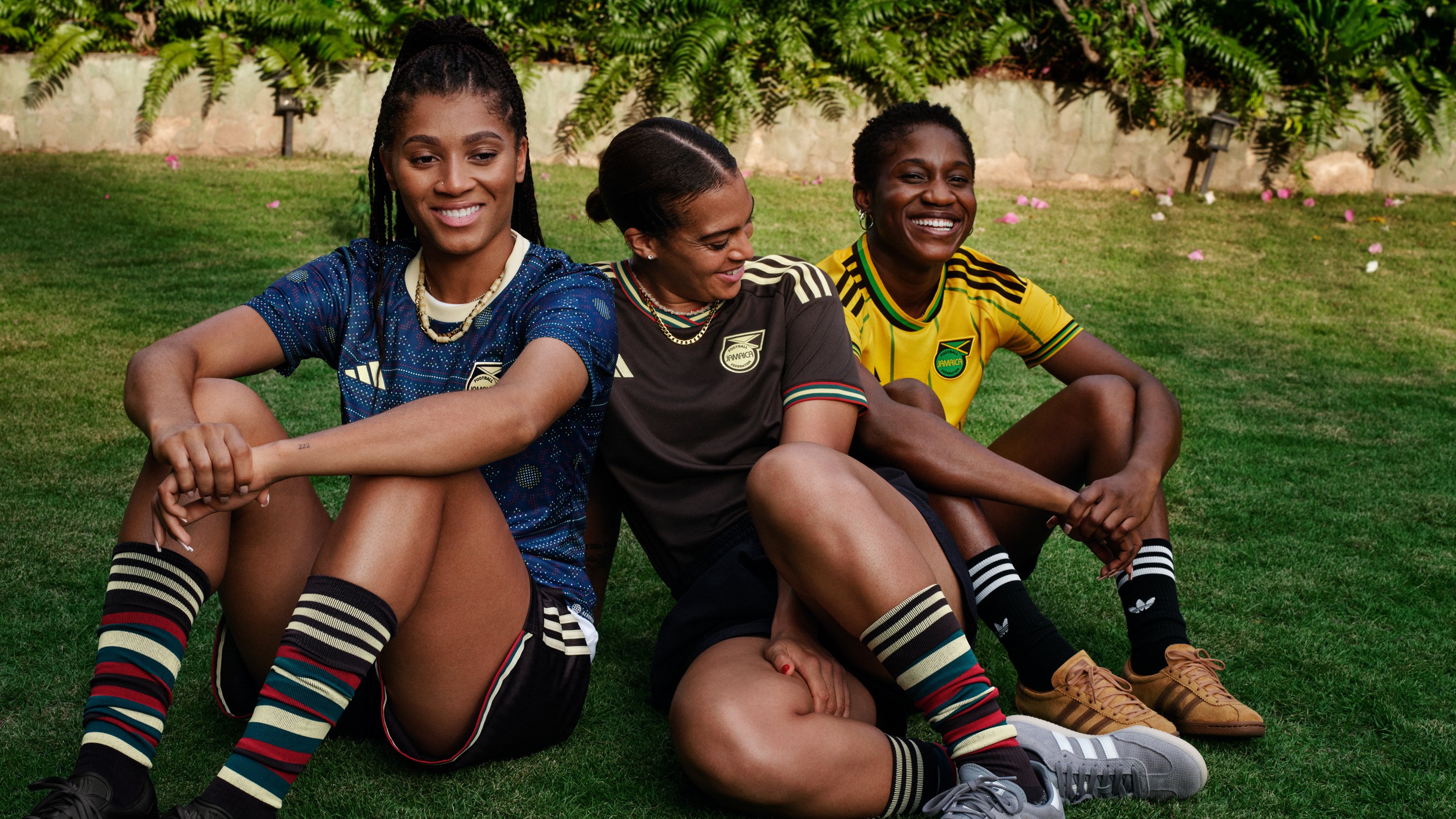 vals Vervormen Apt adidas UK on Twitter: "From Jamaica to the world. Introducing the new  @jff_football x @adidasfootball 2023/2024 collection designed exclusively  by @walesbonner Available now via https://t.co/EEyW7a7IHN  https://t.co/my8A6wtjrc" / Twitter