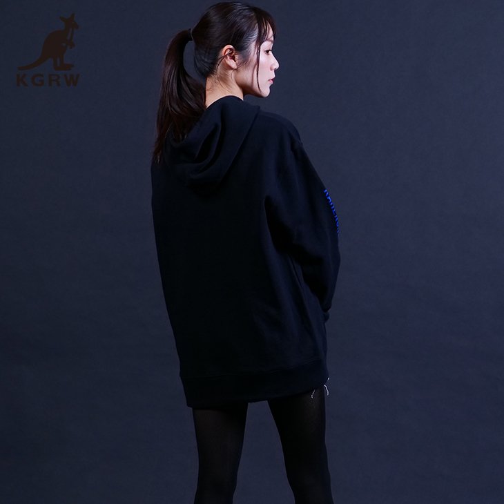 混血のカレコレさんとのコラボパーカーが大好評予約受付中😻‼️ こちら