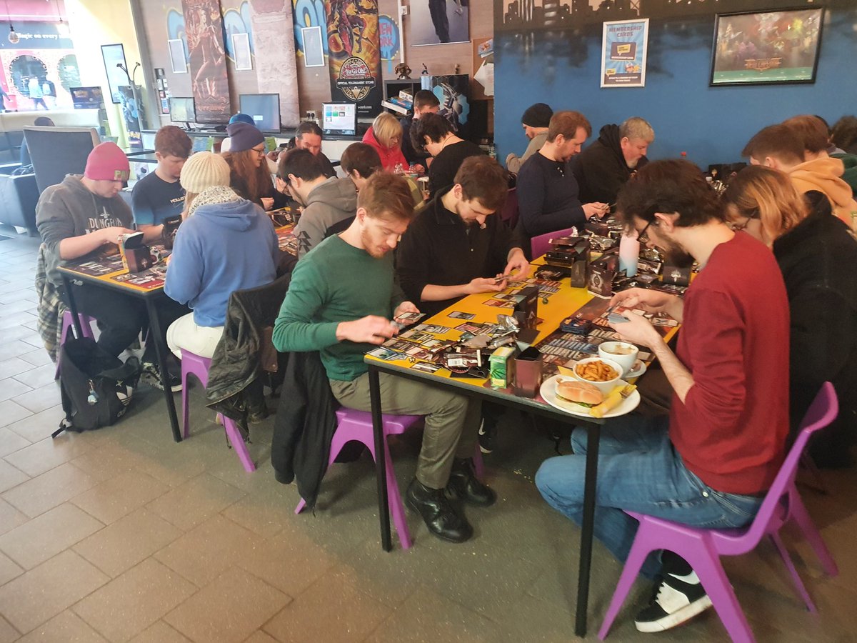 Our Sunday was full for our pokemon jr league, MTG PR and YGO Premier event!

#YGO #MTGPhyrexia #Pokemon