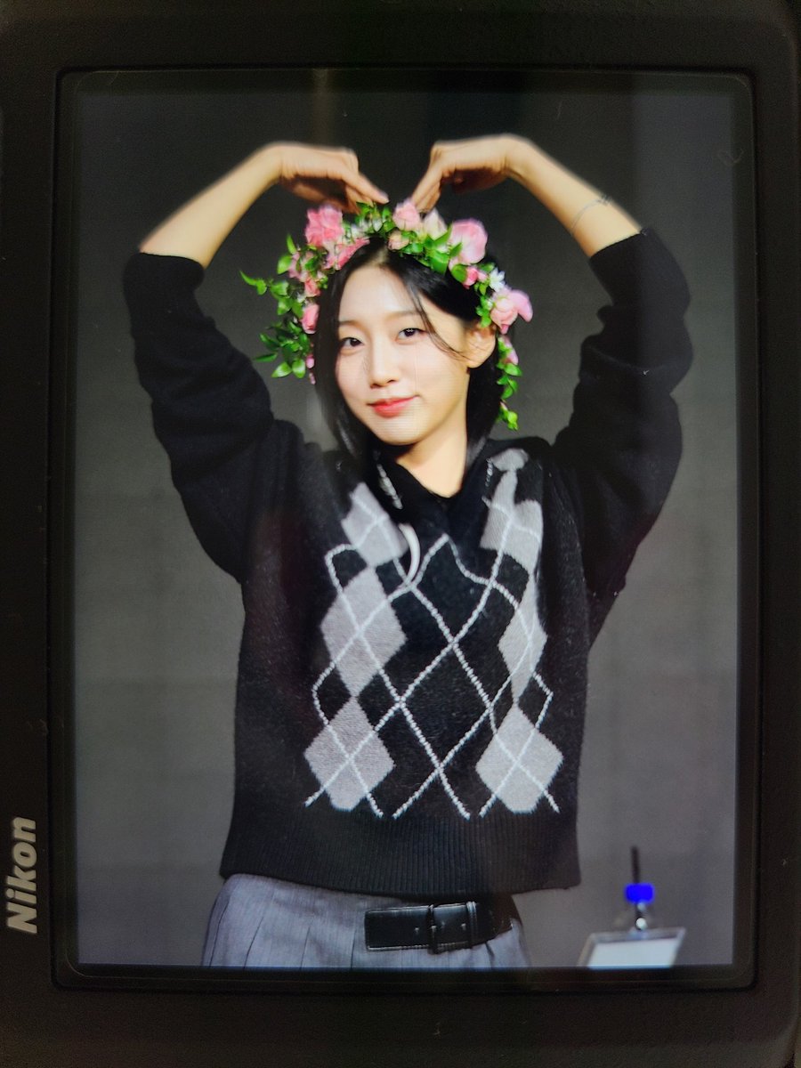 yeinholic's tweet photo. #예인시 🦌
230204 Yein 2023 Welcoming Kit 대면 팬사인회 1회차 @바나나홀

연례행사 🍾
올해는 두 번 봐서 두 배 더 행복해 🫶

#정예인 #Yein
#러블리즈 #Lovelyz https://t.co/MkAYcbKx9e