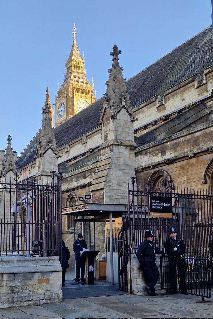 LeapfrogMark's tweet photo. Some days the way into work is more fun than others (and a little more security conscious). @SurreyPolitics #SSFY on tour. https://t.co/Yg43FUYcWh