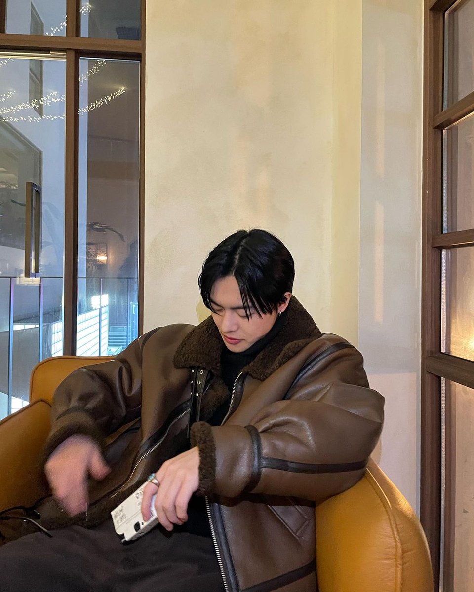 solelyforleo's tweet photo. [230206] #LEO Instagram Update! https://t.co/kblKZqWNR8
