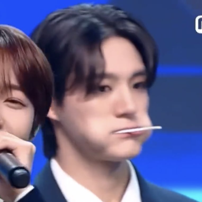 กินแบบทำงาน                  vs             กินจิงๆ