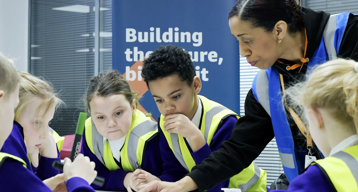 surroundedbysci's tweet photo. 🙌Good news alert! @amazon supports #students, #teachers and #parents with free computer science &amp; #STEM #education programmes.
👉https://t.co/LRcpVrIt5B https://t.co/qGX3YhfZ3f