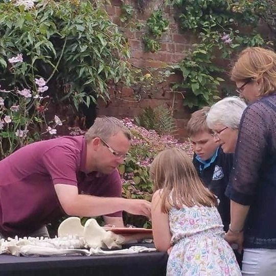 DiscoverhistPH's tweet photo. This #week is #childrensmentalhealth week and this year's theme is #letsconnect. #History is #great for #makingconnections. It can #connect #generations, #cultures and #communities that can all #help with #metalhealth #WorcestershireHour #linkingpeople #goodconnection https://t.co/M1w0zo5Fj9