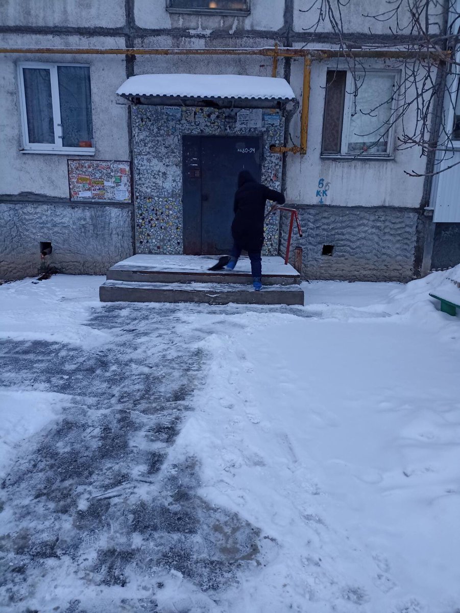 lukmkd63's tweet photo. Красноглинское шоссе 37; Сергея Лазо 25а.
#чистый_двор #УК_ЛИАС https://t.co/H1rwiTZPSm