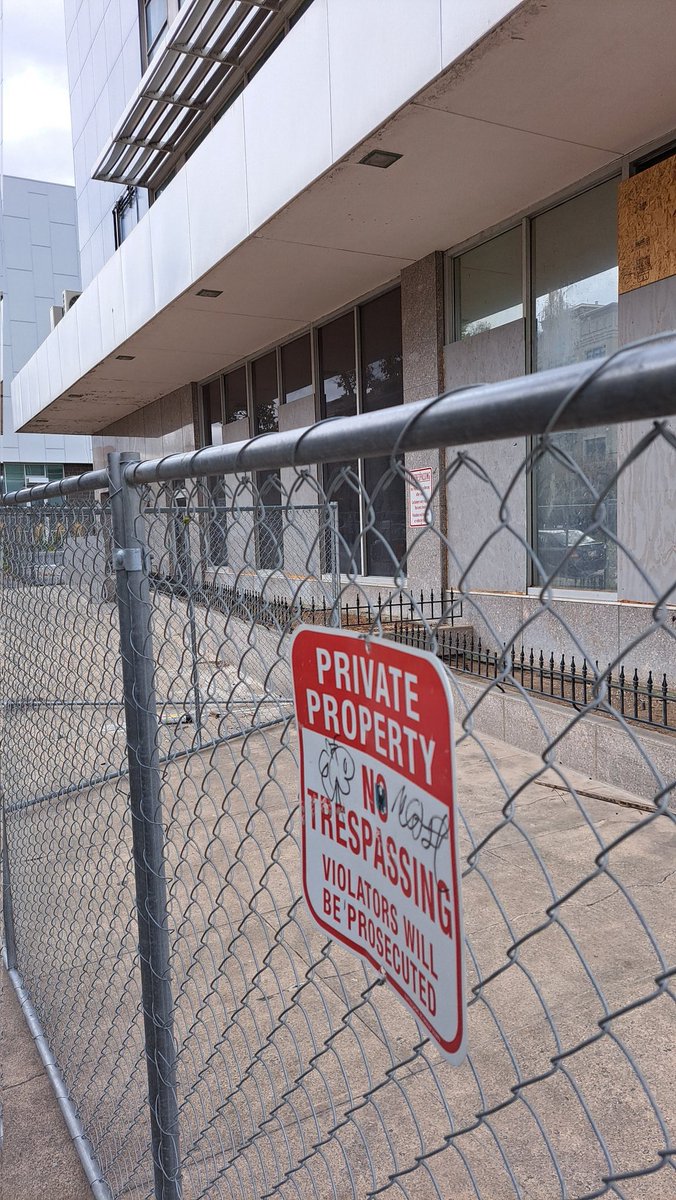 UtahBarWorker's tweet photo. @RockyAnderson @stenar @erinforslc @slcmayor We absolutely can bring baseball back. Realistically, we should be able to get AA back almost immediately.

@slcmayor don't tear down our ballpark!

Leave it like old Public Safety Building.

Don't touch it! #utpol https://t.co/Ak0QJEjmgU