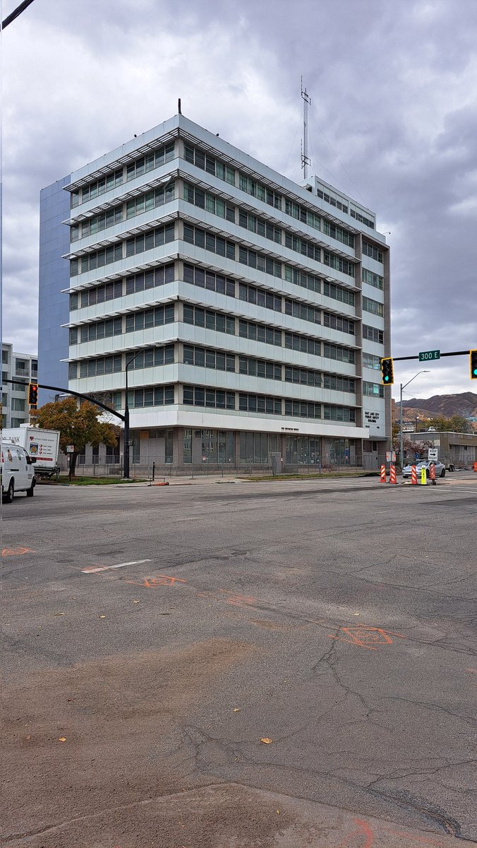 UtahBarWorker's tweet photo. @RockyAnderson @stenar @erinforslc @slcmayor We absolutely can bring baseball back. Realistically, we should be able to get AA back almost immediately.

@slcmayor don't tear down our ballpark!

Leave it like old Public Safety Building.

Don't touch it! #utpol https://t.co/Ak0QJEjmgU